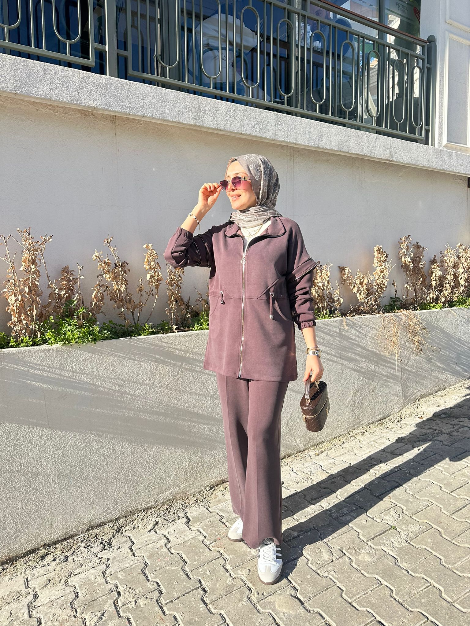 FERMUAR DETAYLI TAKIM