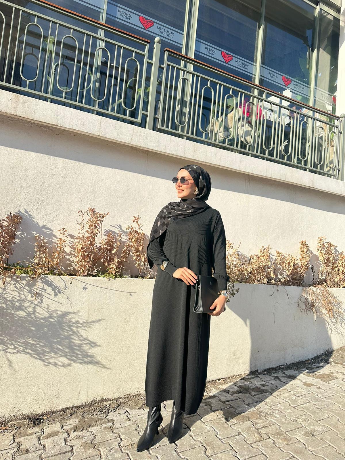 YAPRAK DESENLİ MERSERİZE TRİKO ELBİSE